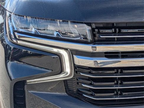 Used 2023 Chevrolet Suburban LT image 10
