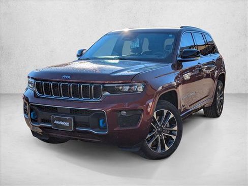 Used 2022 Jeep Grand Cherokee Overland w/ Luxury Tech Group IV image 2