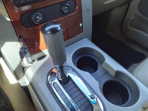 Used 2006 Ford F150 Lariat image 12