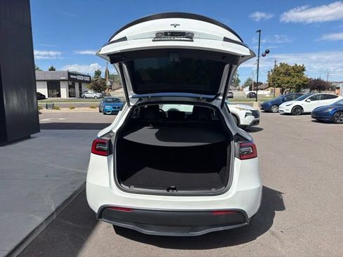 Used 2023 Tesla Model Y Performance AWD/4WD image 8