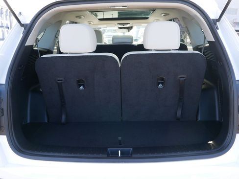 Certified 2025 Kia Sorento S w/ Panoramic Sunroof Package image 18