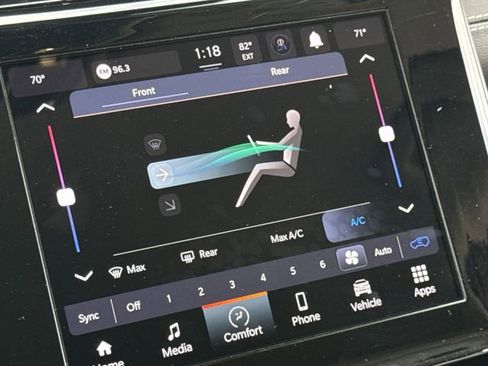 Used 2023 Jeep Grand Cherokee L Laredo image 18