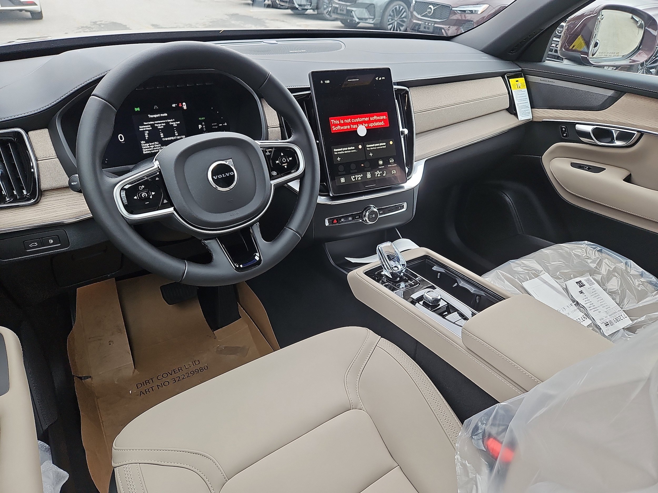 New 2026 Volvo XC90 T8 Plus w/ Protection Package Premier AWD/4WD image 3