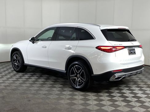 Used 2026 Mercedes-Benz GLC 300 4MATIC image 3