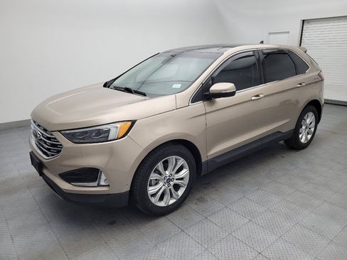 Used 2020 Ford Edge Titanium w/ Equipment Group 301A FWD image 2