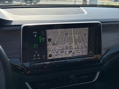 Certified 2025 Volkswagen Atlas SEL Premium R-Line image 28