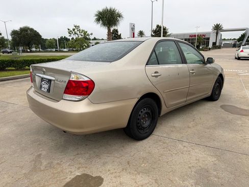 Used 2005 Toyota Camry FWD image 5