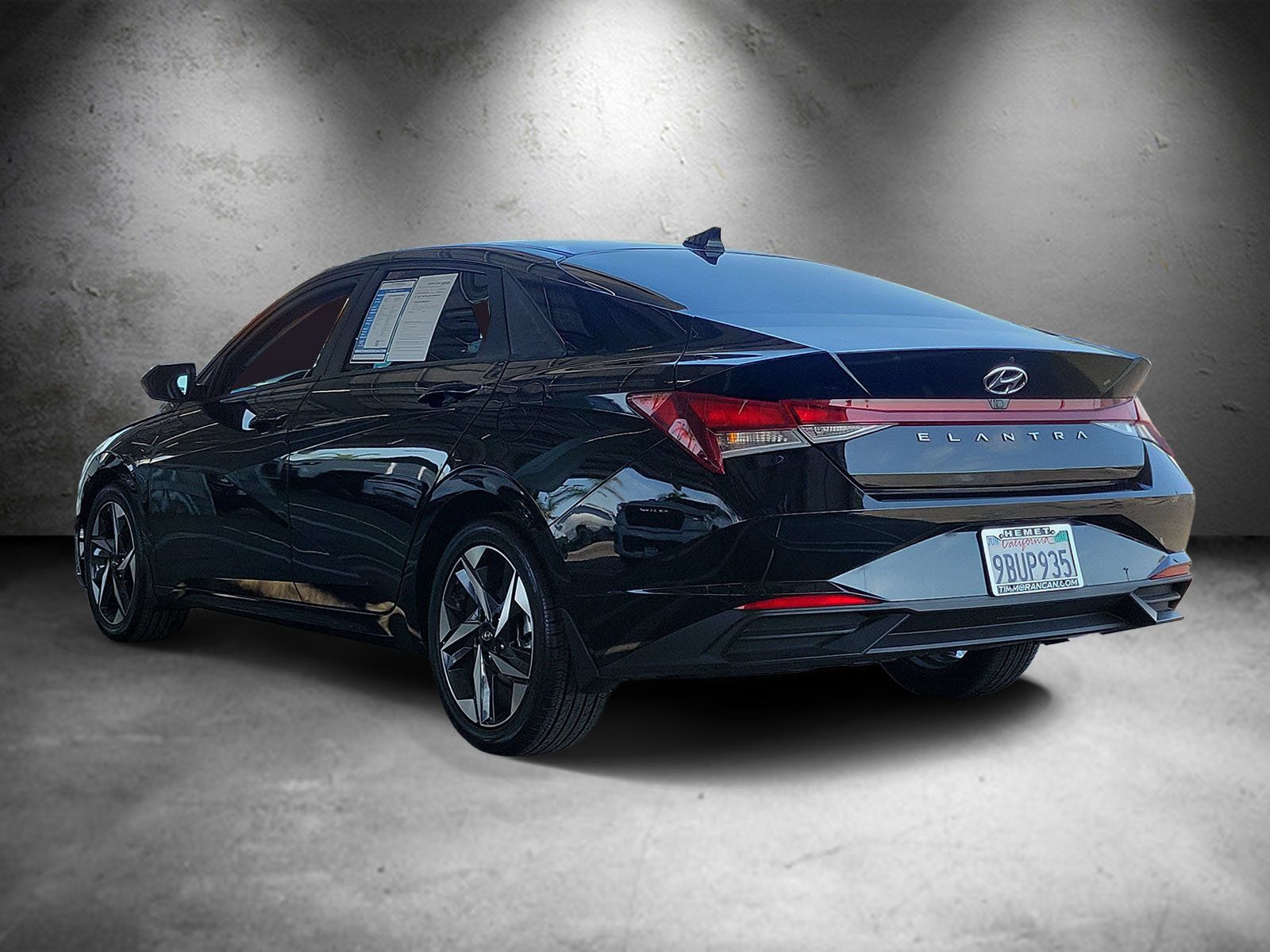 Used 2023 Hyundai Elantra SEL w/ Convenience Package FWD image 4