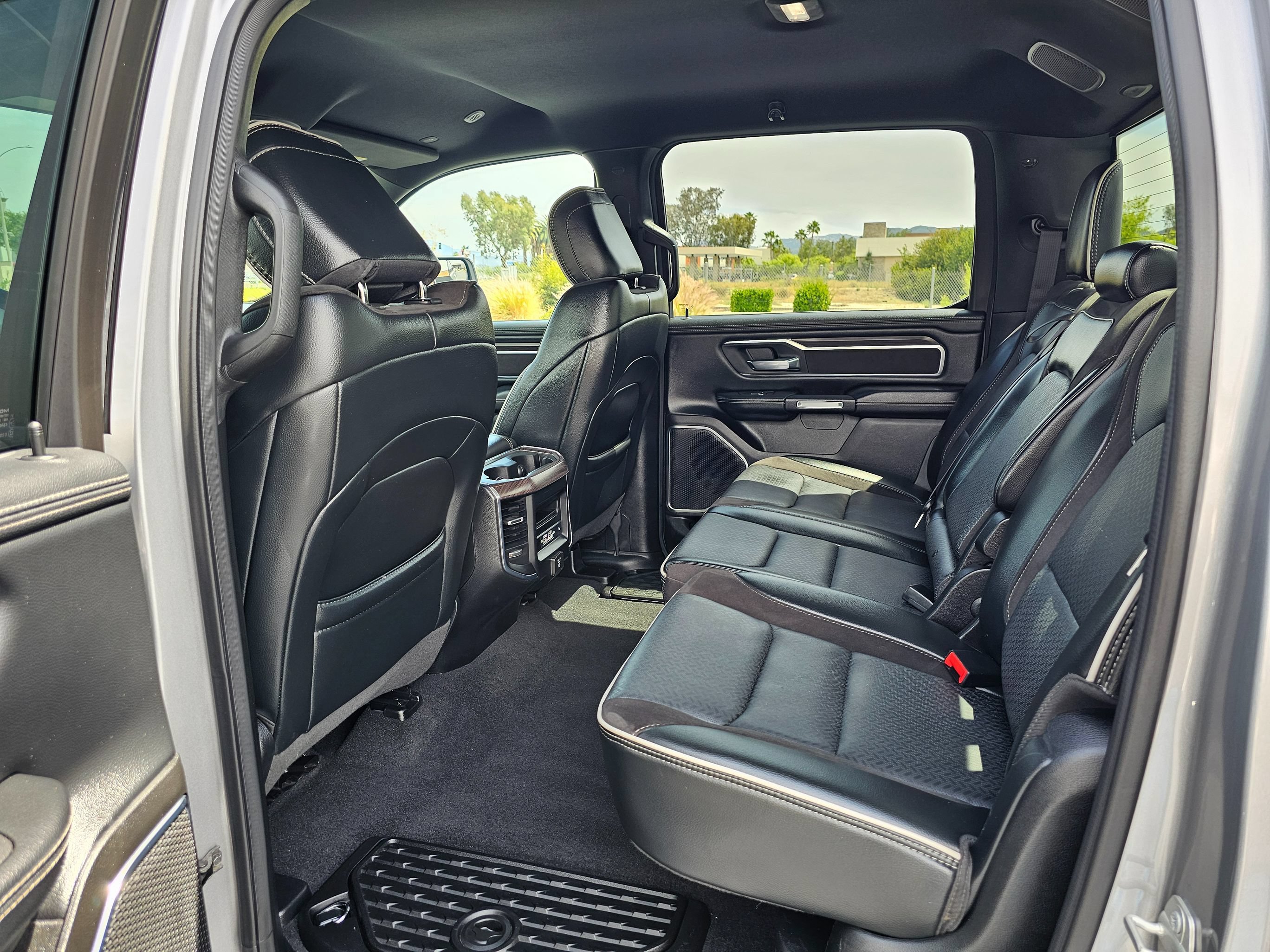 Used 2025 RAM 1500 Laramie AWD/4WD image 19
