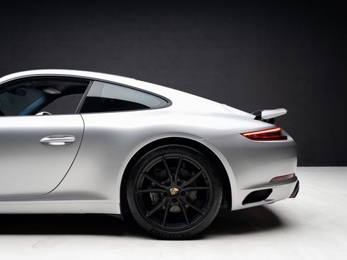 Used 2018 Porsche 911 Carrera RWD image 20