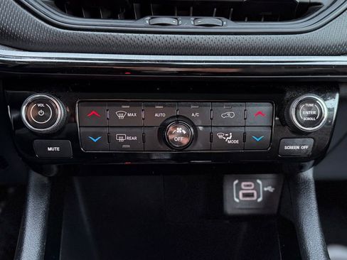 Used 2022 Jeep Compass Trailhawk w/ Trailhawk Convenience Group image 17