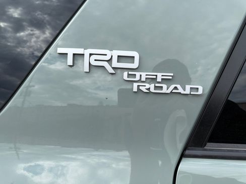 Used 2023 Toyota 4Runner TRD Off-Road Premium w/ Moonroof Package AWD/4WD image 23