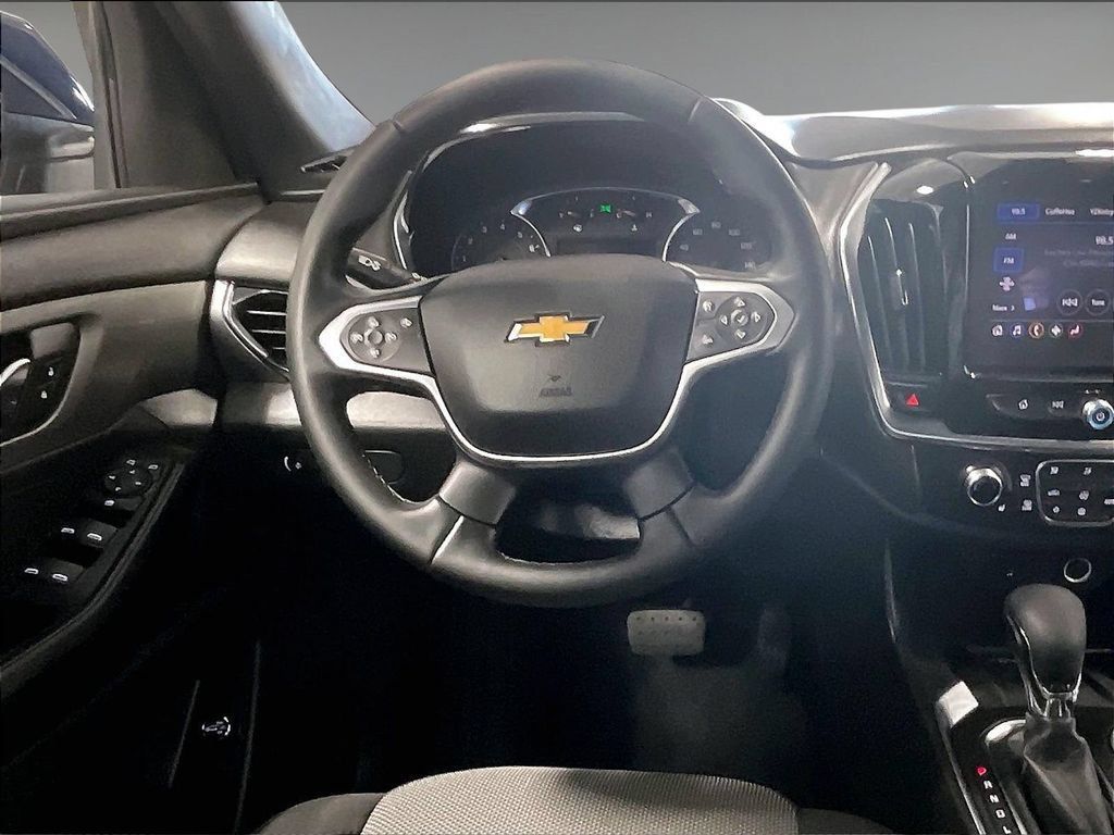 Used 2023 Chevrolet Traverse LT AWD/4WD image 18