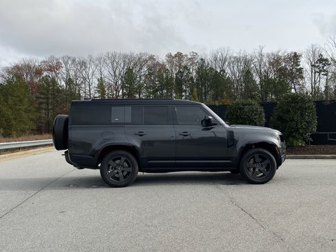 Used 2023 Land Rover Defender 130 X-Dynamic SE image 5