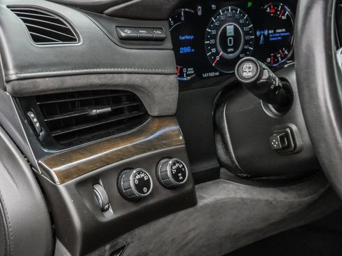 Used 2017 Cadillac Escalade Platinum AWD/4WD image 35