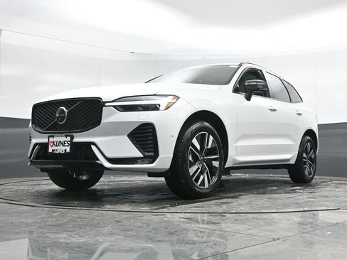 New 2026 Volvo XC60 B5 Plus w/ Protection Package Premier AWD/4WD image 41