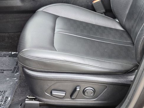 Certified 2025 Kia Sorento S w/ Panoramic Sunroof Package FWD image 26