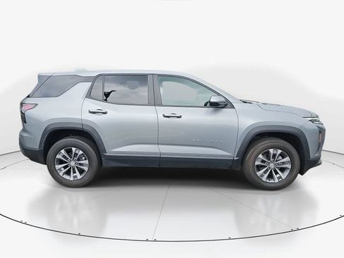 Used 2025 Chevrolet Equinox LT FWD image 2