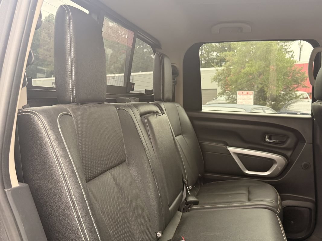Used 2018 Nissan Titan PRO-4X w/ Pro-4x Convenience Package AWD/4WD image 13