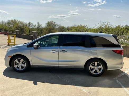 Used 2018 Honda Odyssey EX-L image 3