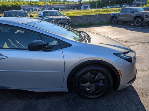 Certified 2024 Toyota Prius Prime FWD image 10