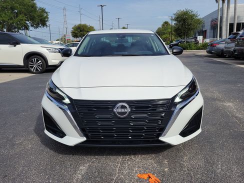 Certified 2025 Nissan Altima 2.5 S FWD image 2