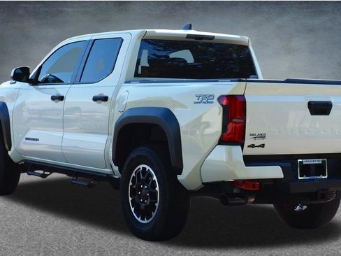 Used 2024 Toyota Tacoma TRD Off-Road AWD/4WD image 25