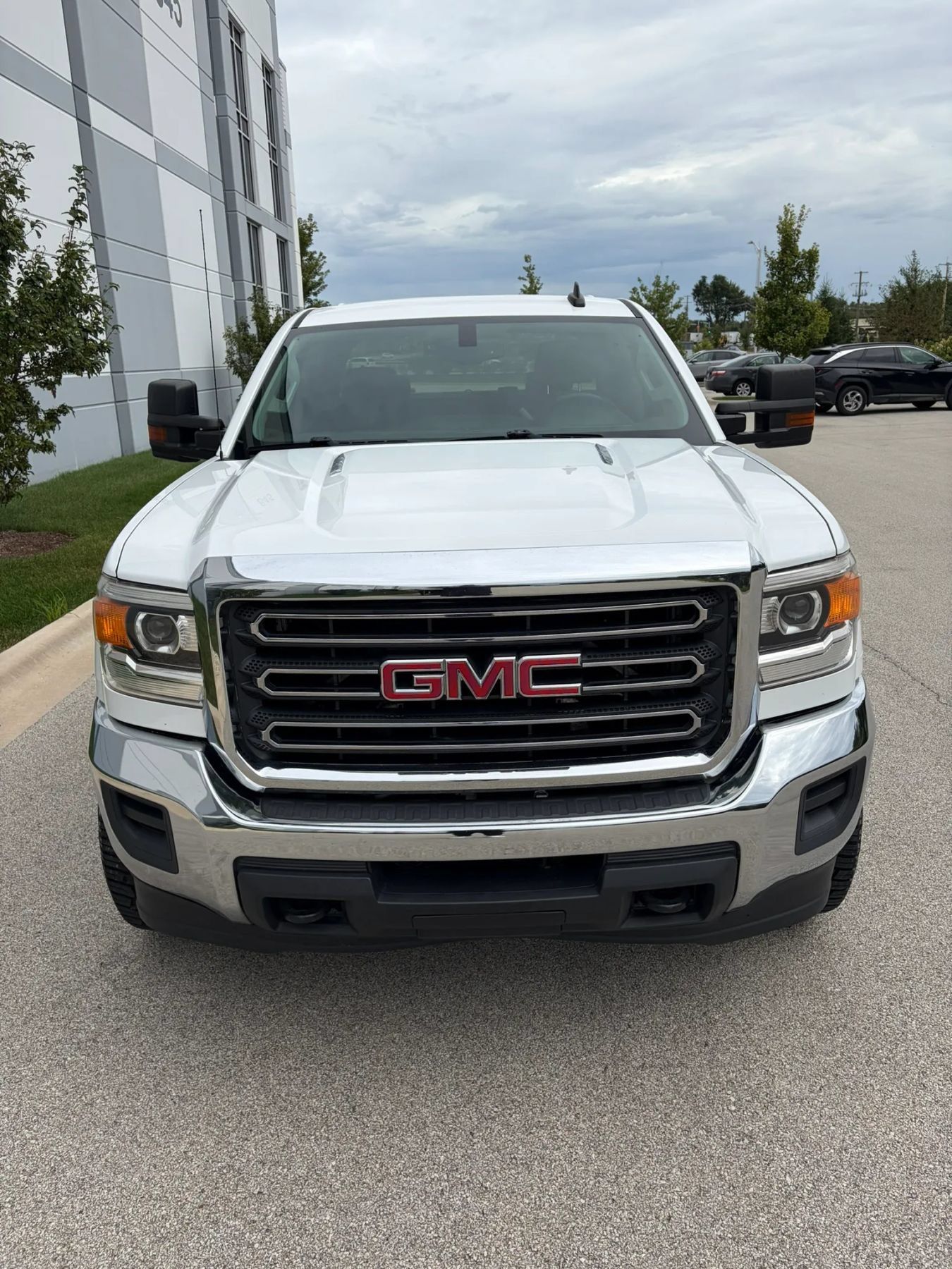 Used 2015 GMC Sierra 2500 SLE AWD/4WD image 2