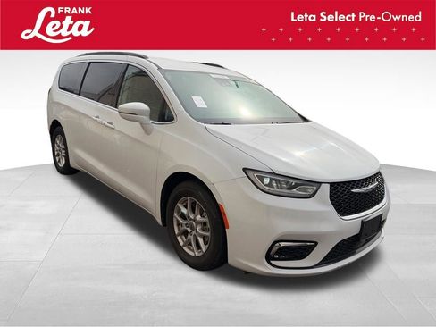 Used 2022 Chrysler Pacifica Touring-L image 7