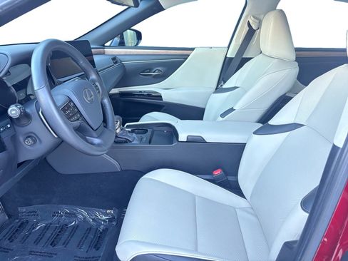 Used 2025 Lexus ES 350 w/ Premium Package image 9