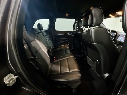 Used 2018 Jeep Grand Cherokee Overland AWD/4WD image 22