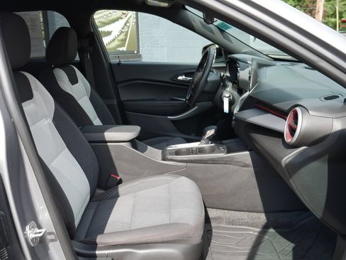 Used 2024 Chevrolet Trax RS w/ Driver Confidence Package FWD image 8