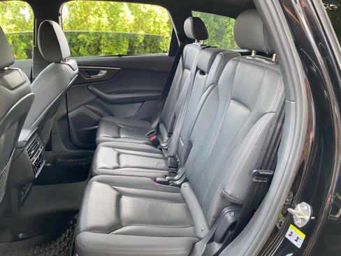 Used 2021 Audi Q7 2.0T Premium Plus w/ Executive Package image 32