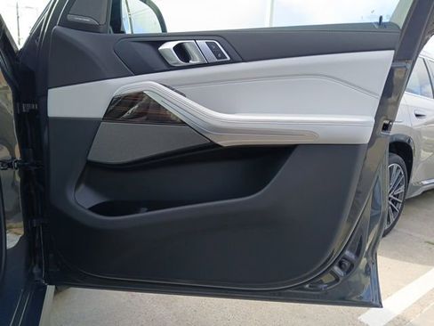 New 2026 BMW X5 xDrive40i AWD/4WD image 17