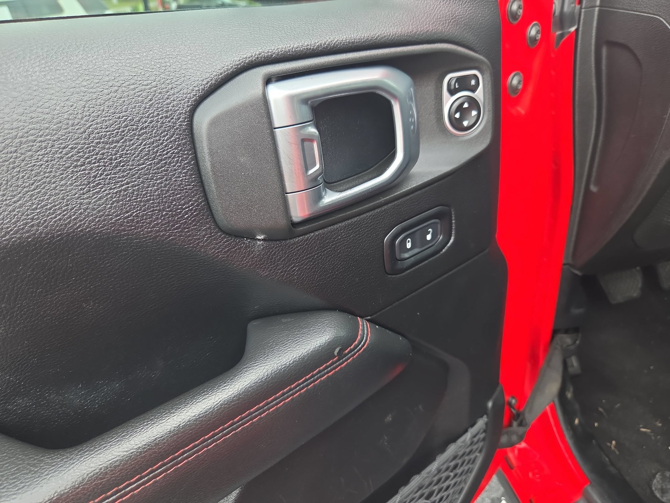 Used 2020 Jeep Gladiator Rubicon AWD/4WD image 11