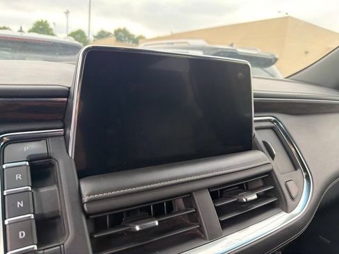 Used 2023 Chevrolet Suburban Premier AWD/4WD image 13