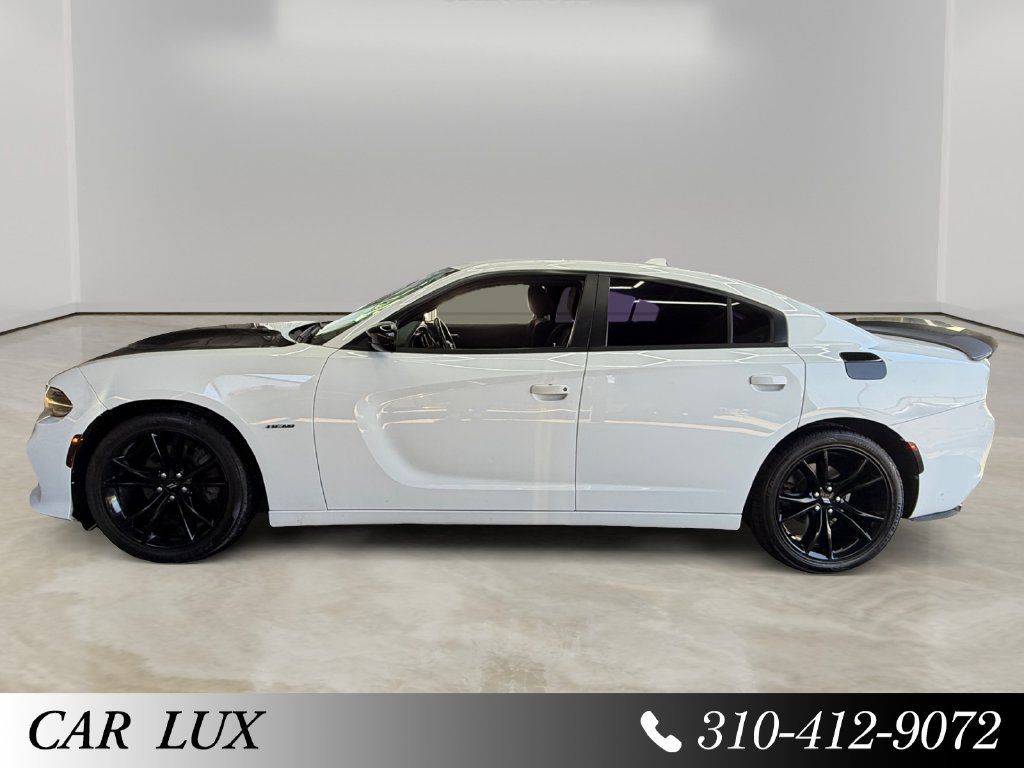 Used 2018 Dodge Charger R/T w/ Blacktop Package RWD image 2