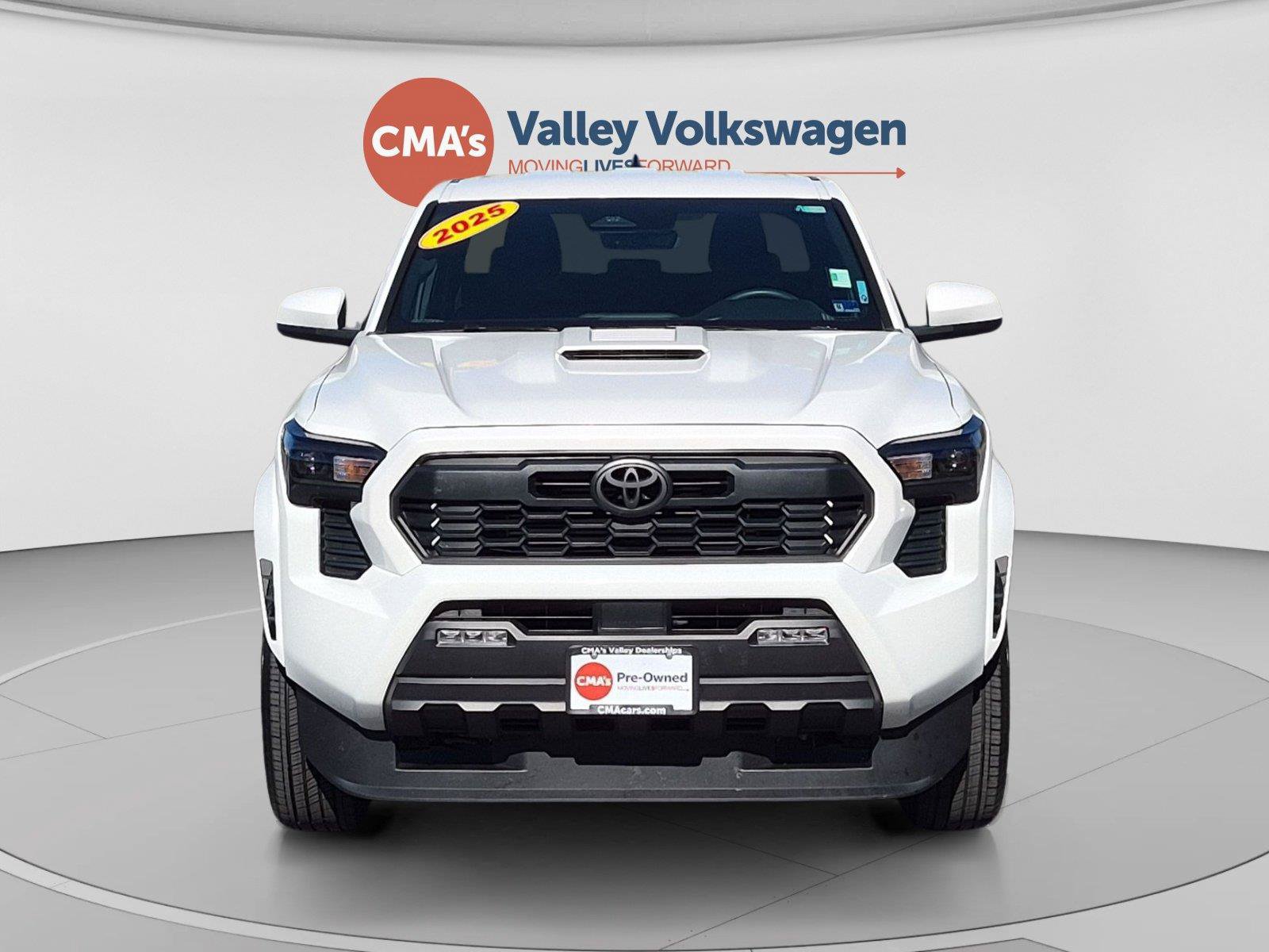 Used 2025 Toyota Tacoma TRD Sport AWD/4WD image 8