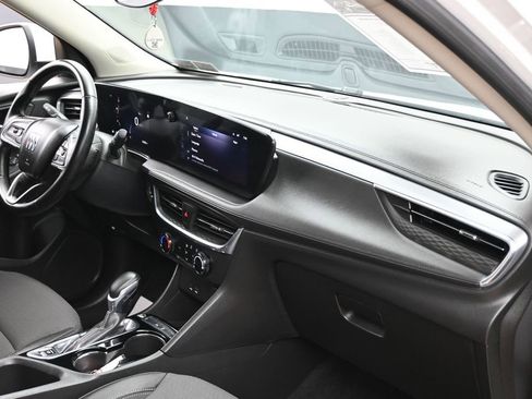 Used 2024 Buick Encore GX Preferred FWD image 31