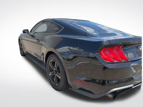 Used 2018 Ford Mustang Coupe RWD image 5