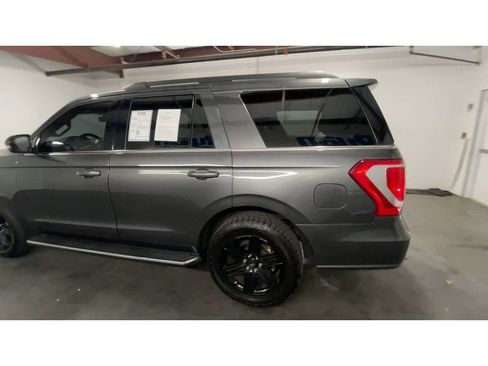 Used 2021 Ford Expedition XLT image 6