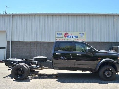 New 2026 RAM 5500 Tradesman AWD/4WD image 9