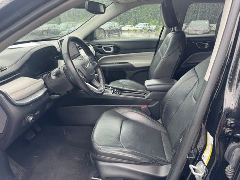 Used 2022 Jeep Compass Limited w/ Elite Group AWD/4WD image 12