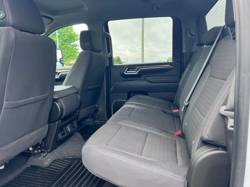 Used 2025 Chevrolet Silverado 3500 LT w/ Safety Package AWD/4WD image 4