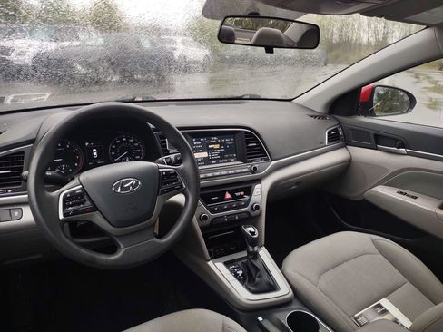 Used 2018 Hyundai Elantra SEL FWD image 9