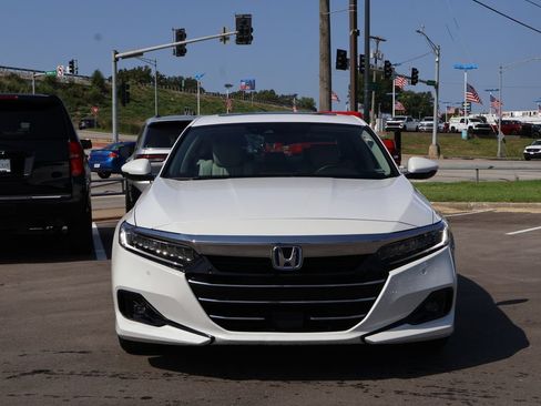 Certified 2022 Honda Accord Touring image 2