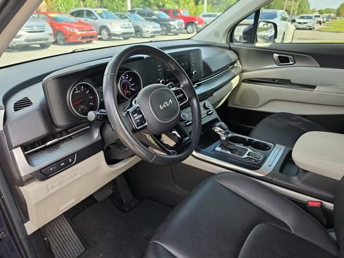 Certified 2022 Kia Carnival LX FWD image 13