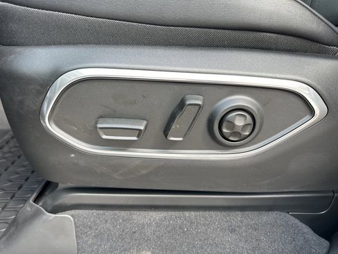 New 2024 Jeep Wagoneer Series III w/ Rear Seat Video Group 1 image 27