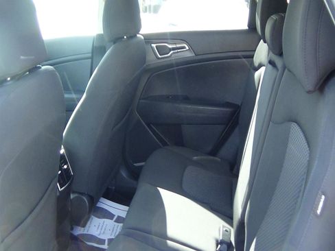 Used 2025 Kia Sportage LX AWD/4WD image 13