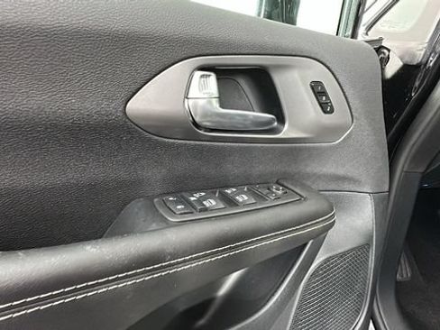 New 2026 Chrysler Pacifica Select FWD image 20
